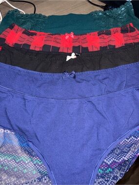 Victoria's Secret Hiphugger Hipster Lot of 5 / Bundle -Lace/ Sheer